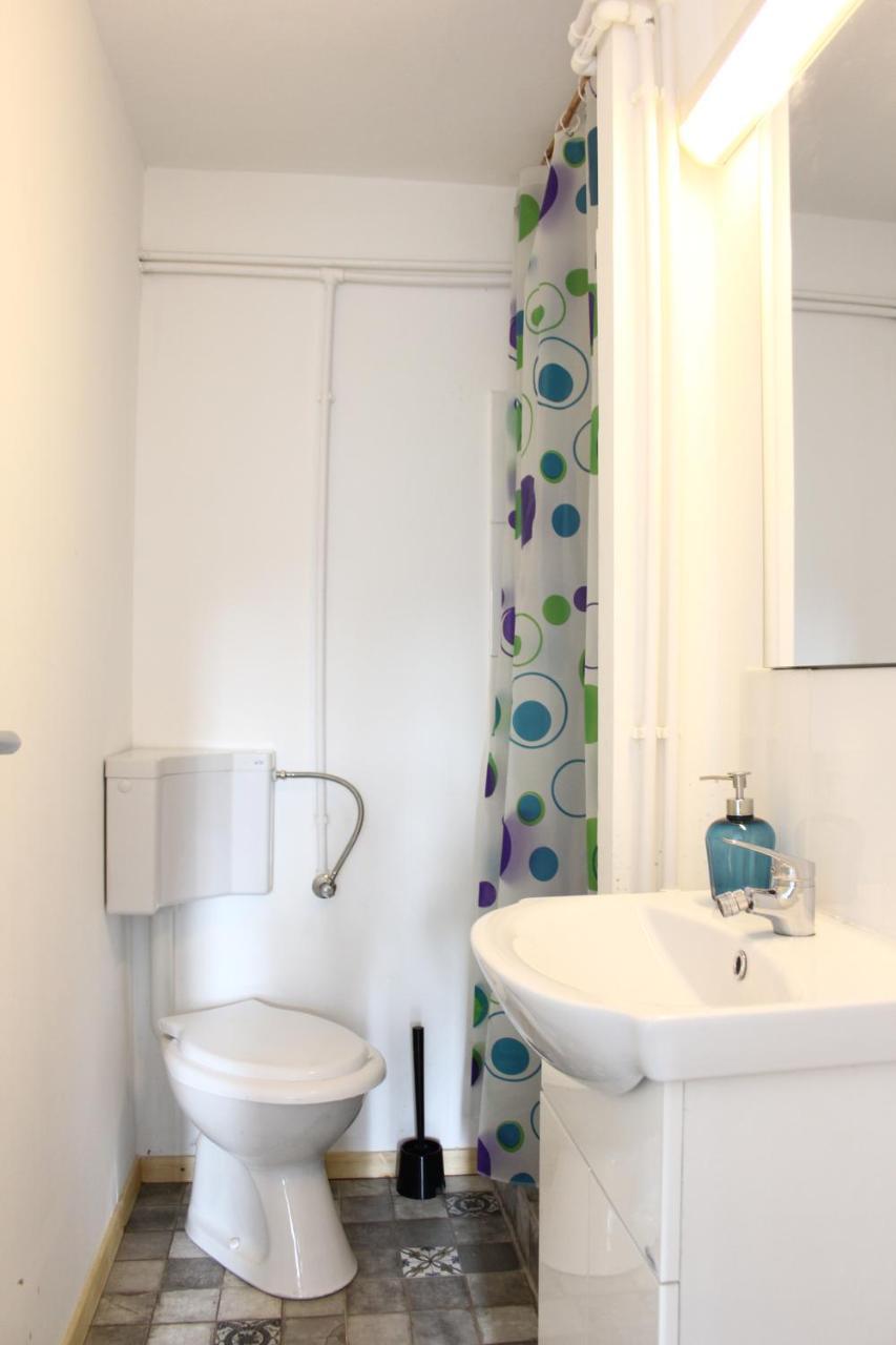 Banat 4 Hostel Bukares Bagian luar foto