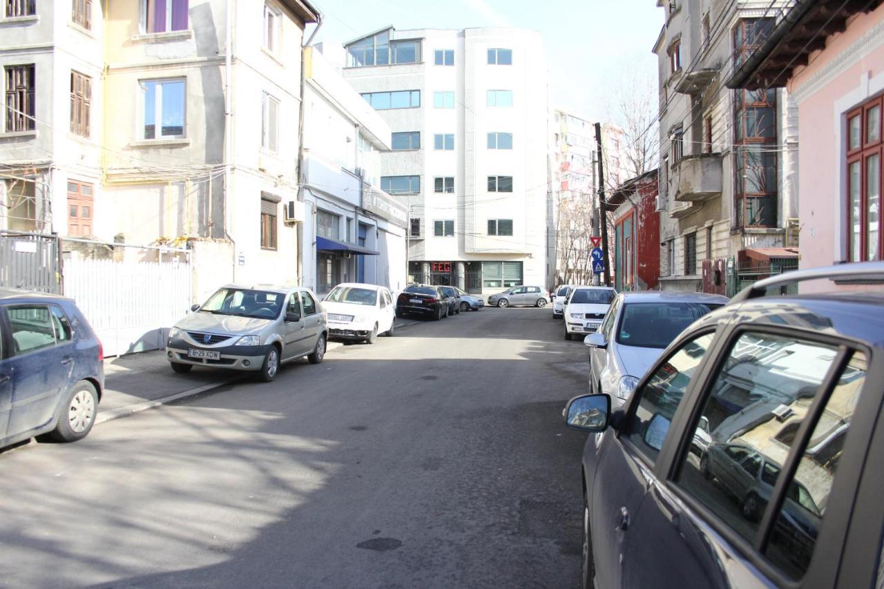 Banat 4 Hostel Bukares Bagian luar foto